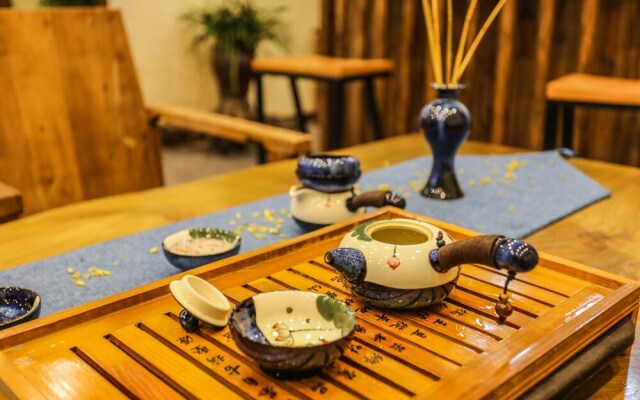 Jiaxing Pu Art Inn