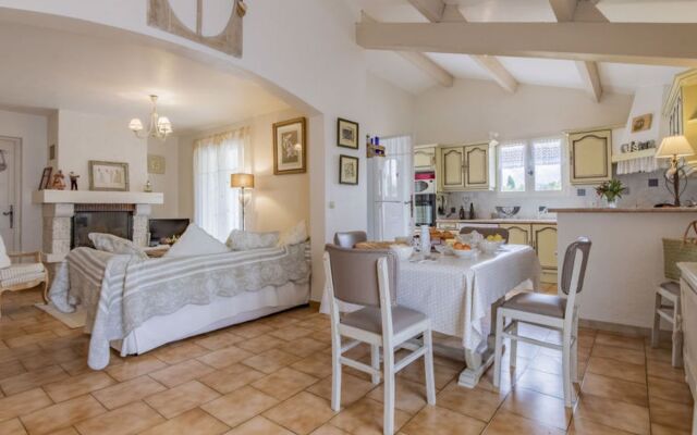 House Les Iris Roussillon