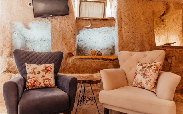 Young Cave Hotel