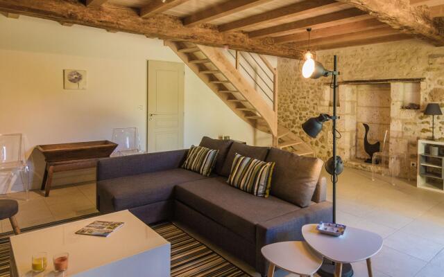 Charming holiday home in Aquitaine with Swimming Pool