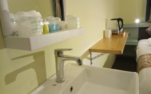 Guilin Jiuzaipangbian Boutique Inn