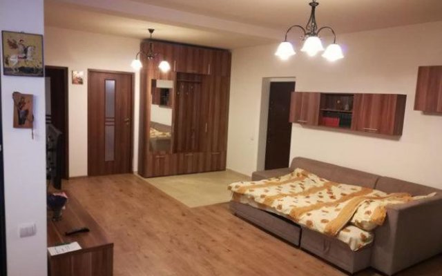 Untold 2024 3 room apartment with garden for 6 8 person 2 private parking