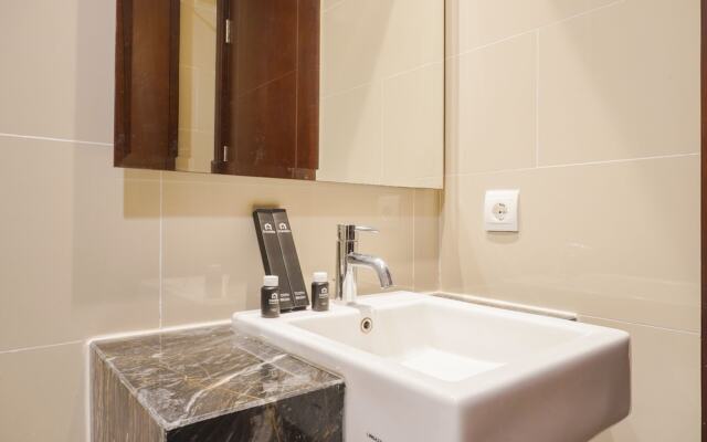 Comfort And Elegant 2Br At Permata Hijau Suites Apartment