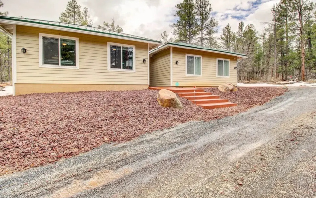 Pinetop-lakeside Home w/ Private Hot Tub & Bar