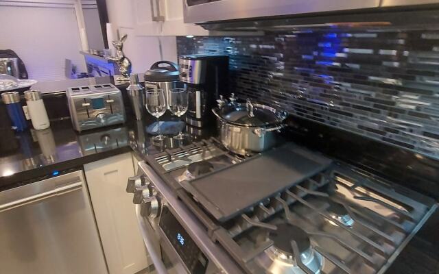 Sunset Mews Luxurious 3 Bed Townhouse