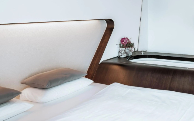 Hotel Q