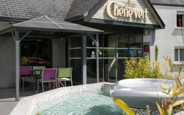 Logis Hôtel Au Chêne Vert