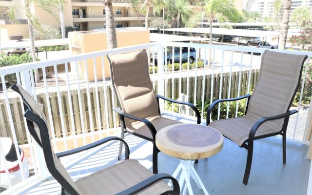 Jamaica Royale T23 - 2 Br Condo