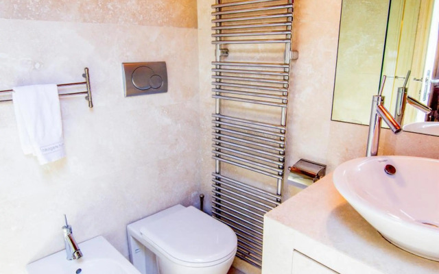 Opera Luxury Apartment