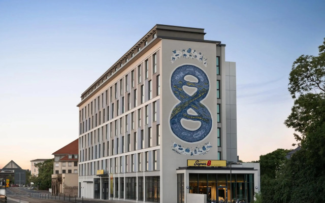 Super 8 by Wyndham Dresden
