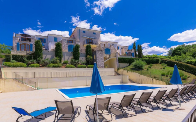 Bibali in Bibali With 3 Bedrooms and 3 Bathrooms