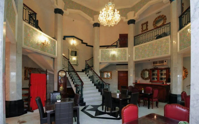 Arimbi Pejaten Suites