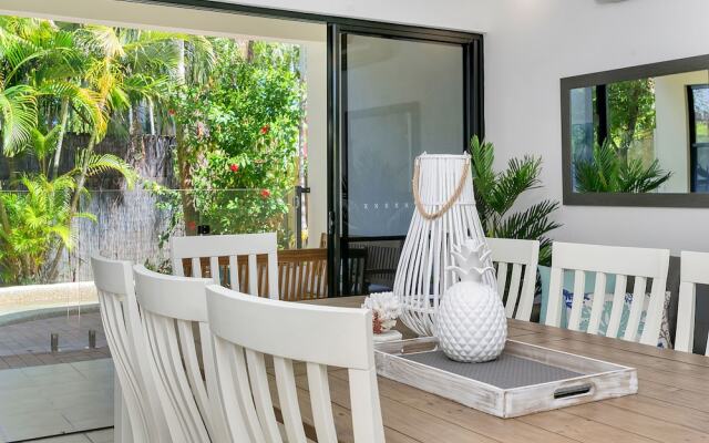 Palm Cove Retreat