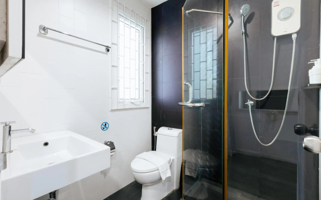 Blu Monkey Bed & Breakfast Phuket
