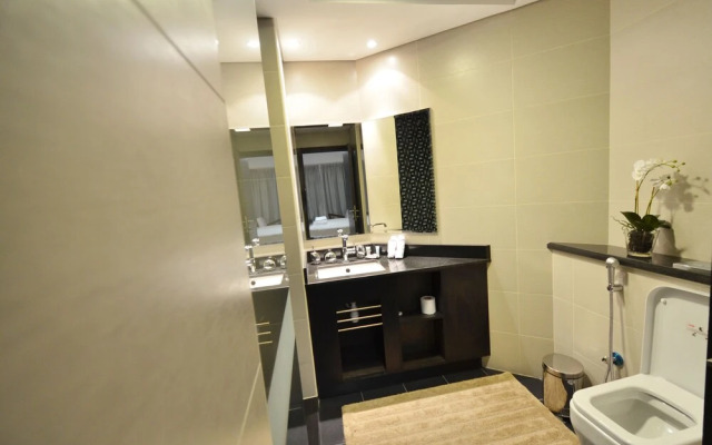 Lavish One Bedroom with Amazing Sun Deck & Pool