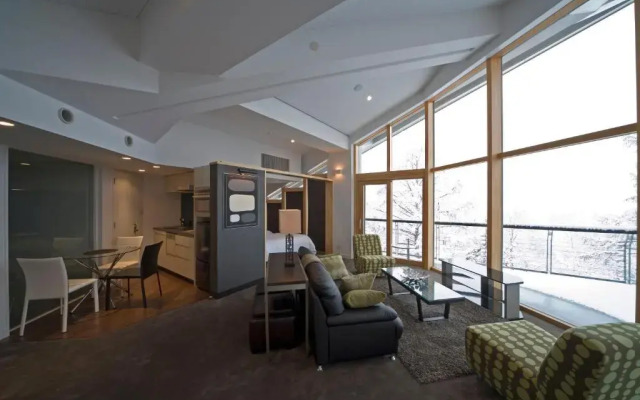 The Ridge Hotel & Apartments