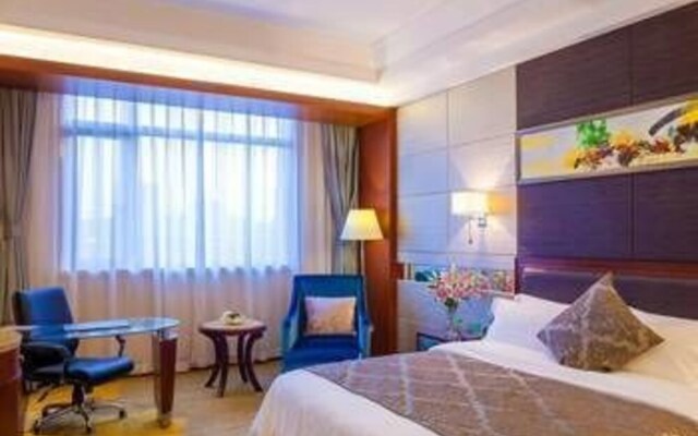 Celebrity City Hotel