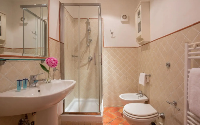 Aenea Superior Inn
