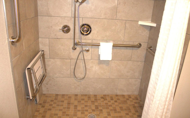 Clarion Pointe Statesville