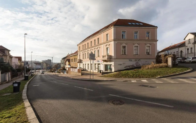 Sunshine Apartment near the City center