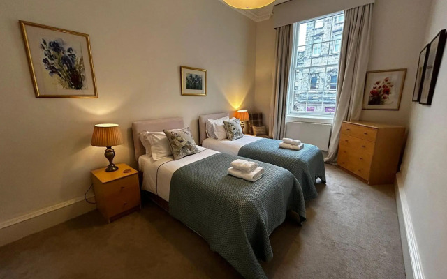 Parliament Sq (apt 10 ) Royal Mile