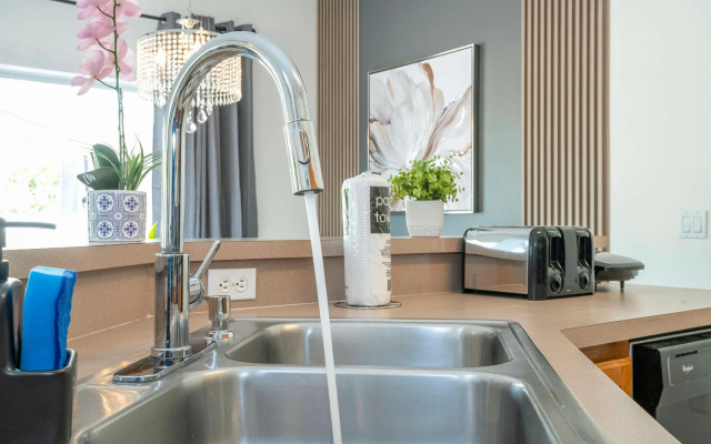 4 Bedrooms Close to Disney