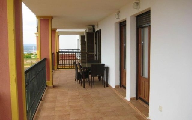 Apartment with 2 Bedrooms in Ayamonte, with Wonderful Mountain View, Pool Access And Enclosed Garden - 8 Km From the Beach