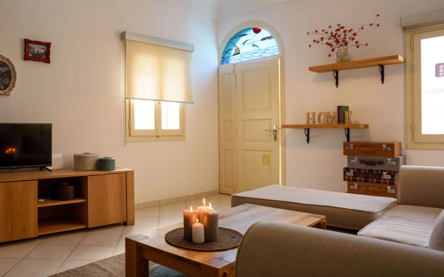 Santorini Suite Home