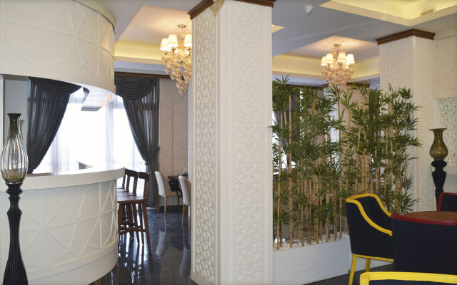 Grand Sera Hotel
