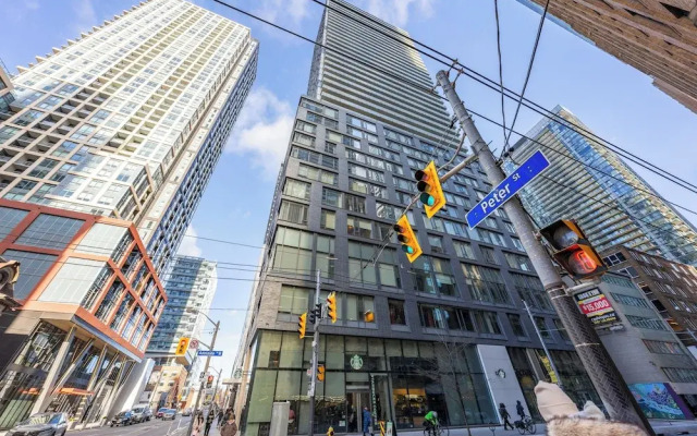 Mövenpick Suites - Downtown Toronto
