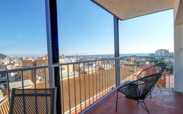 Chic Sea View Apartment