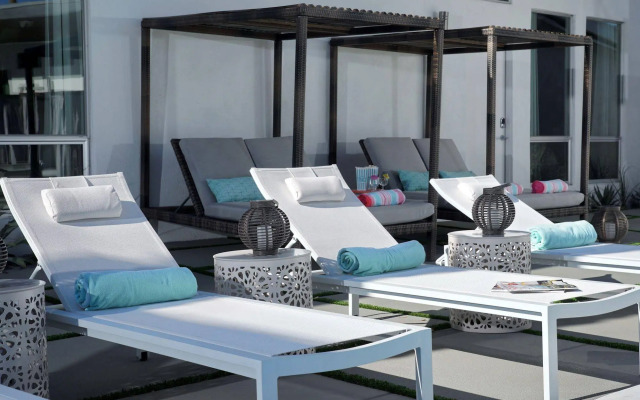 The Wesley by AvantStay – Mid-Century Modern Oasis with Pool