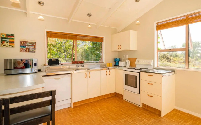 Cooks Beach Cutie - Cooks Beach Holiday Home