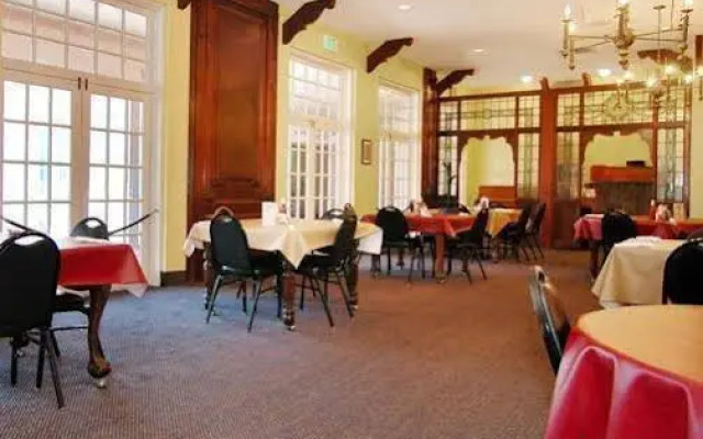 Rodeway Inn & Suites At the Casino