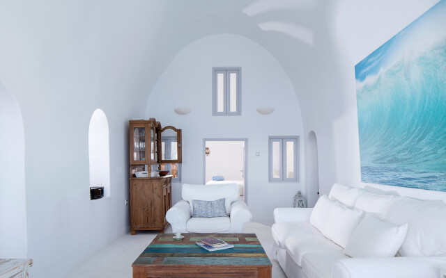Villa Gaia, 3 bedroom villa with amazing views at Imerovigli