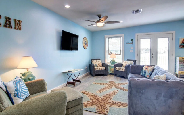 Nauti Mermaid 5 Bedroom Home by Redawning