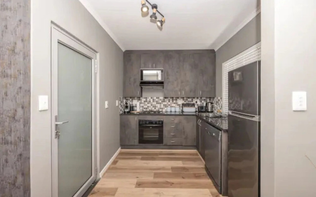 Stylish Studio Apartment in Streetart Paradise