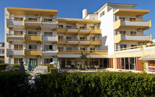 Trianta Hotel Apartments