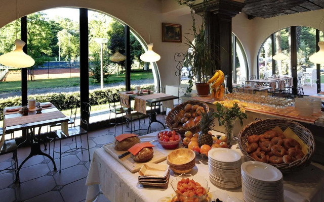 Aparthotel al Lago