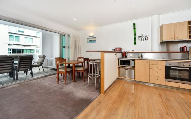 QV Harbour Private Apartment - 700