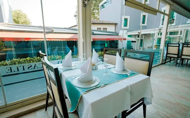 Ener Old Castle Resort Hotel