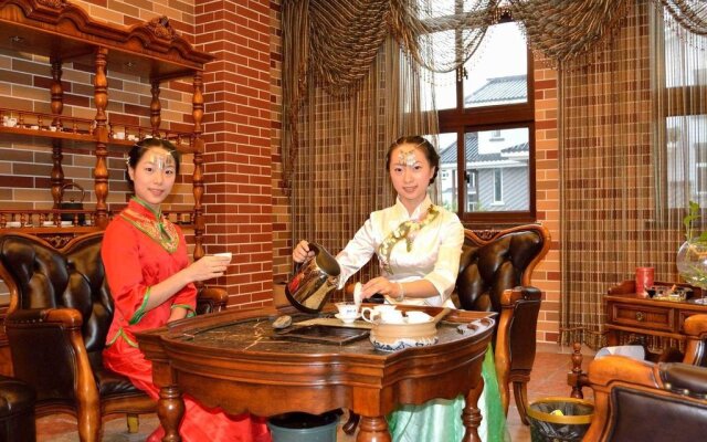 Junding Huayue Hotel