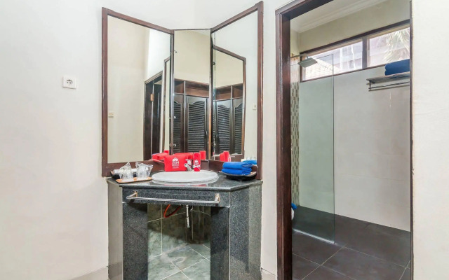 ZEN Rooms Seminyak Taman Petitenget