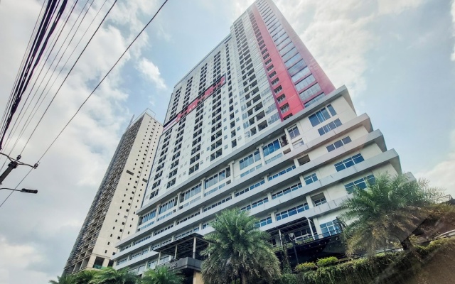 2 Pax Wooden Touch Studio At Parkland Avenue Apartment — 2-star hotel in South Tangerang