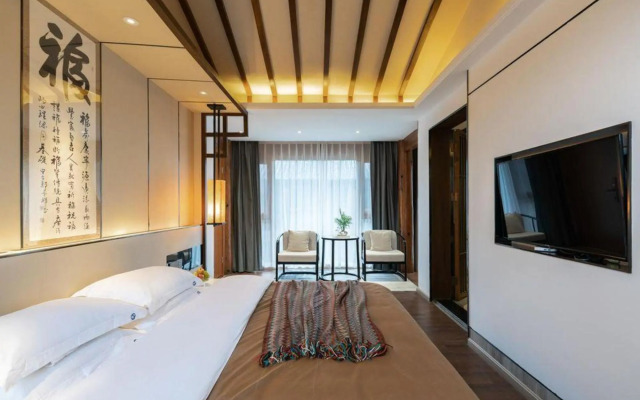 Caiyunjian Boutique Inn (Renwen Tese)