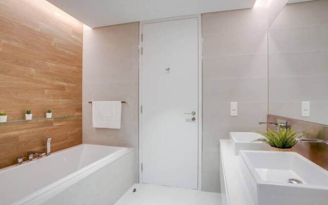 Sea, Pool & Dubai Eye Views Free Early Check-in