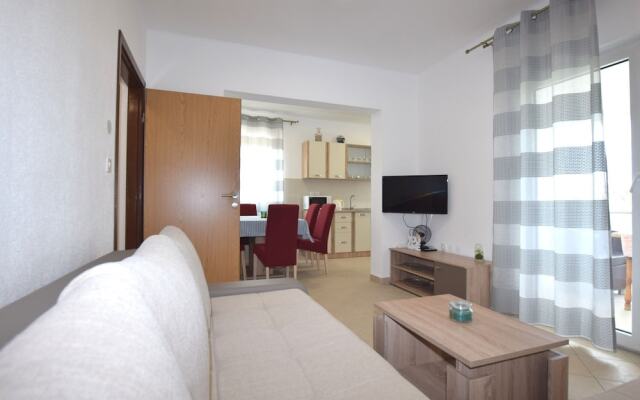 Apartment in Pula With Bbq, Parking, AC