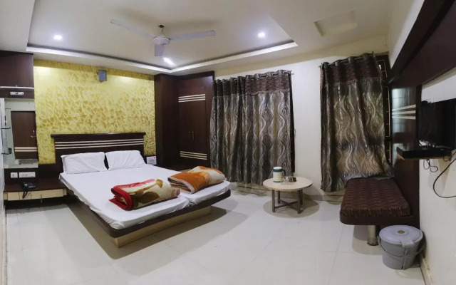 Hotel Aaditya by OYO Rooms