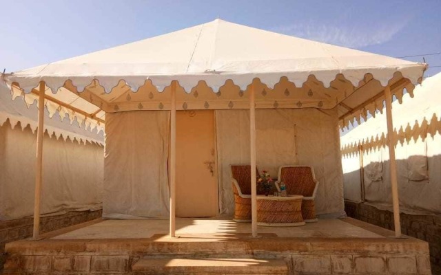 Oasis Camp Sam