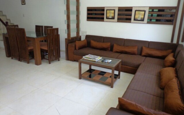 10 Blossoms Service Apartment